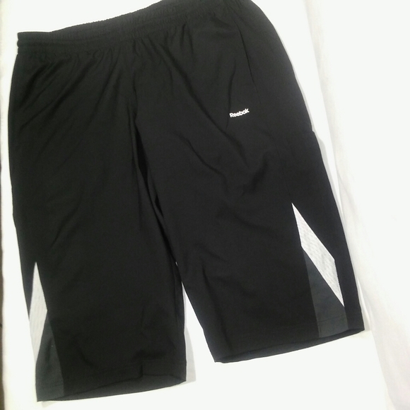 Reebok shorts . mens size L - Picture 2 of 3